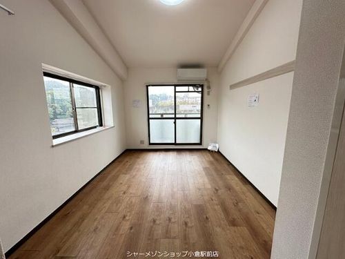 リファレンス到津の居間