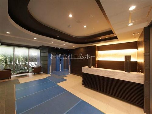 アドバンス名古屋モクシーの玄関