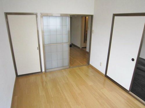 プラザ朝霧の内装