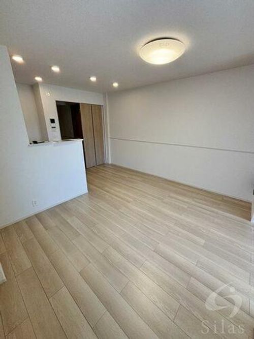 Garden 浜プラスの居間