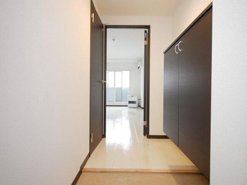 北海道札幌市中央区南十四条西6丁目(マンション)の賃貸物件の玄関