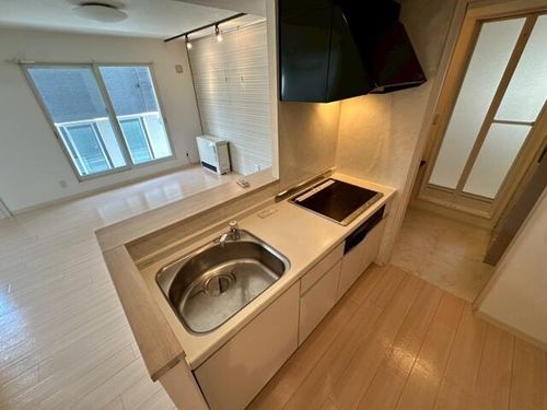 北海道札幌市中央区南八条西16丁目(マンション)の賃貸物件のキッチン