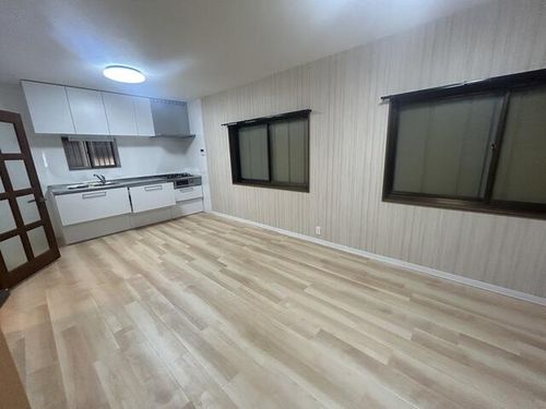 大阪府高槻市南大樋町(一戸建)の賃貸物件の居間