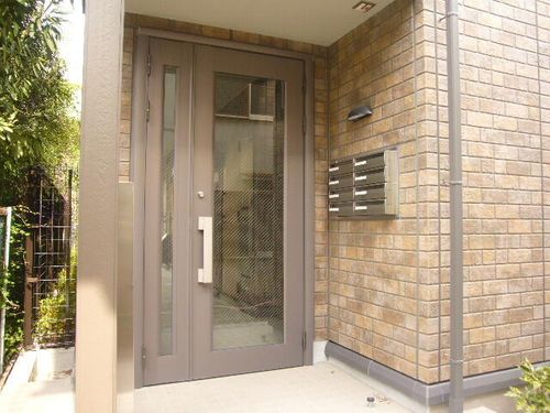 ビクトワールの玄関