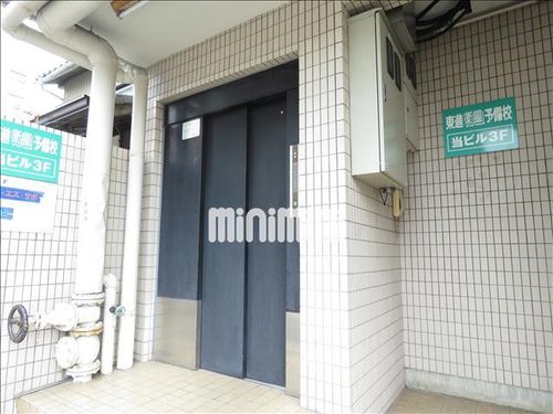 ライフピア本山の玄関