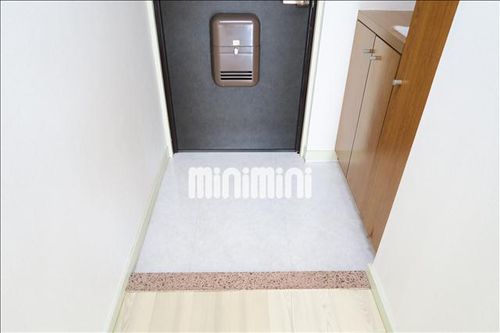 ライフピア本山の玄関