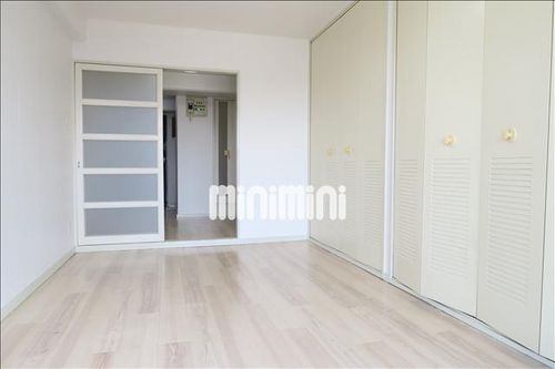 ライフピア本山の居間