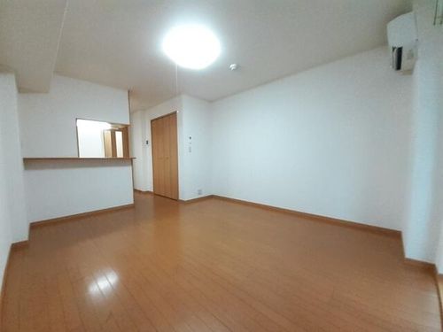 シャン・ド・フルールの居間