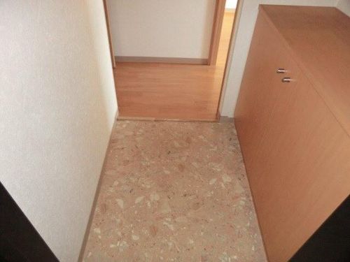 アビタ元町301の玄関