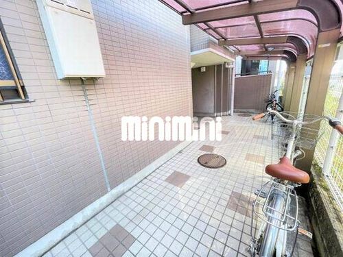 リバーサイド丹羽の玄関