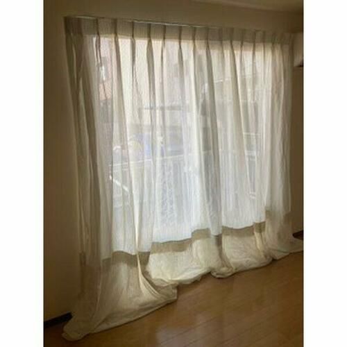 ジュネス鳩岡の居間