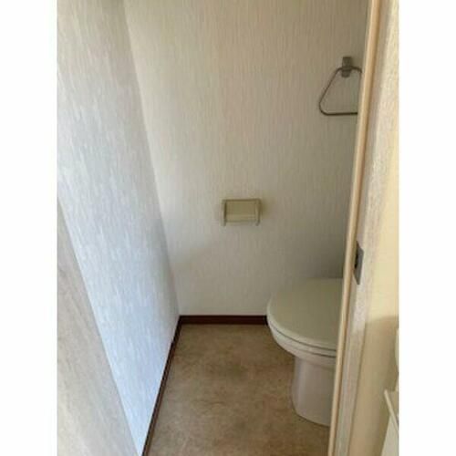 ジュネス鳩岡の内装