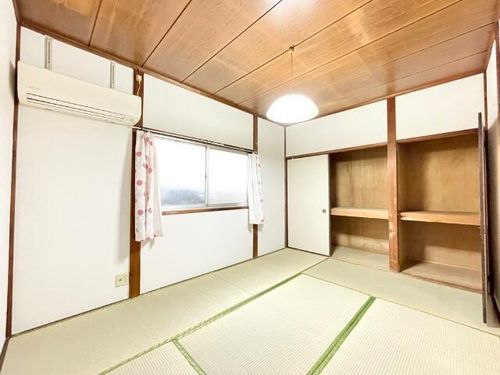 あかつき荘の居間