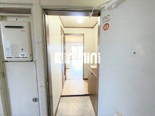 メゾン四季 B棟の玄関