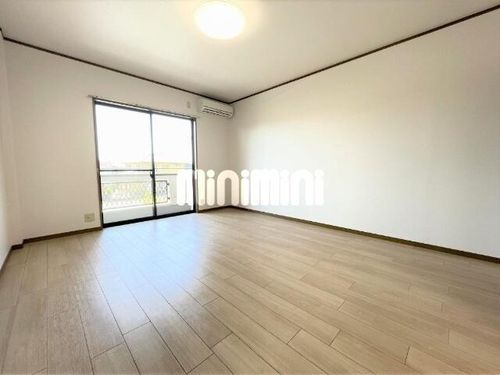 メゾン四季 B棟の居間