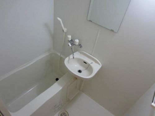 レオパレスISHIDAの風呂