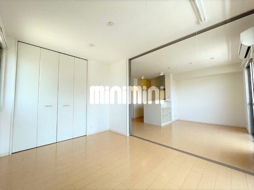 メゾン シュクレの居間