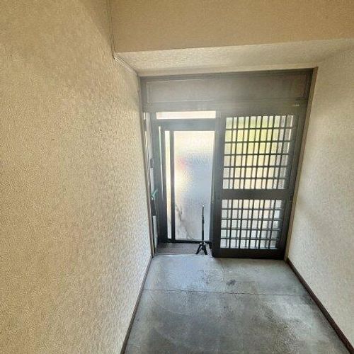 スワンハイム1Fの玄関