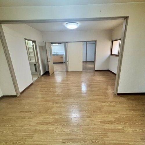 スワンハイム1Fの居間