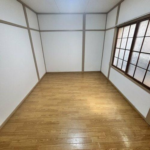 スワンハイム1Fの内装