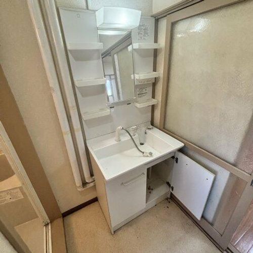 スワンハイム1Fの内装