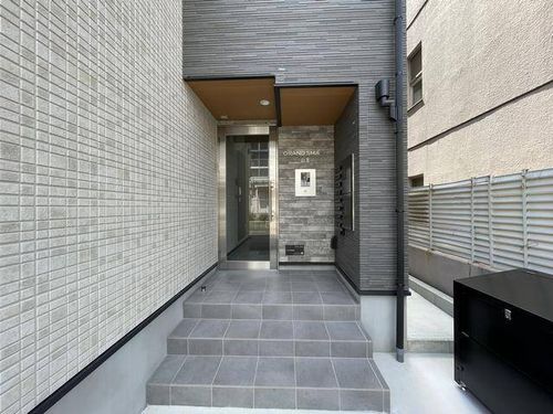 GRAND SMART山王101の玄関