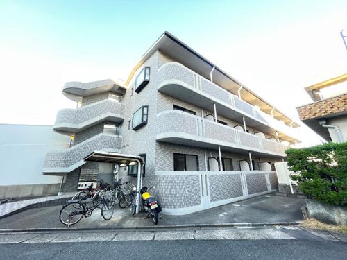 パークハイツ八田の外観