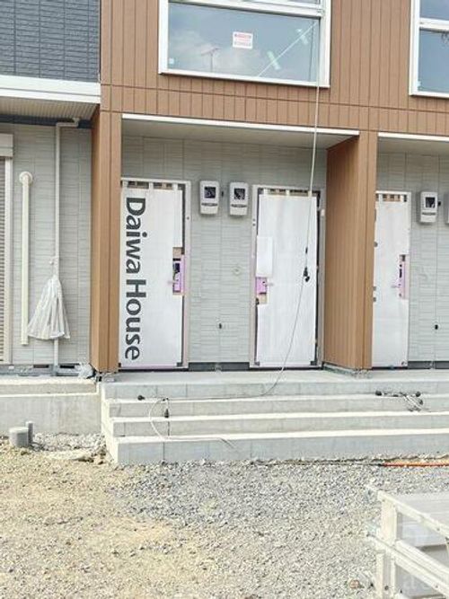 ソレイユ嵯峨野の玄関