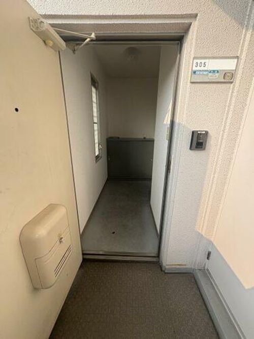 ファーストイン英賀保駅前305の玄関