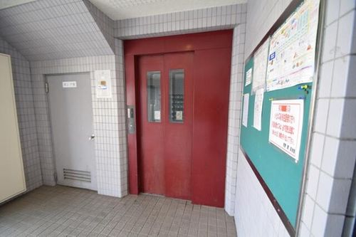 ハピネス見野502の玄関