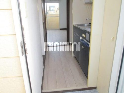 コーポラスノーブルの玄関