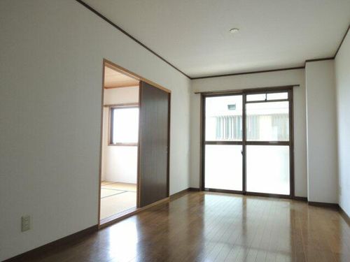 コーポエム・エヌ・中島102の居間