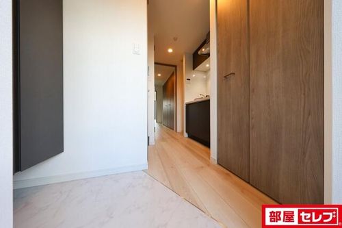 S-RESIDENCE上社aureate107の玄関