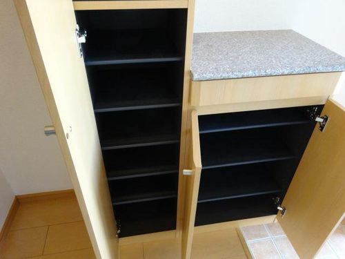 アン・ルポゼの玄関