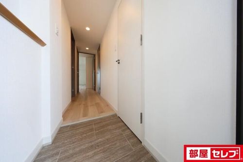 S-RESIDENCE上社aureate403の玄関
