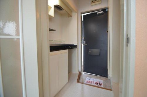 メゾン・T大久保206の居間