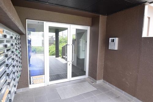 グリーンハイツ梅ヶ谷318の玄関