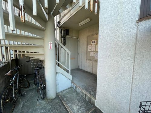 杉山ハイツの玄関