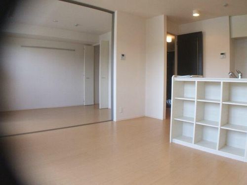 グラス ツイン Aの居間