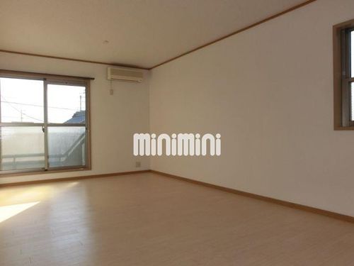 コーポジョイフルの居間