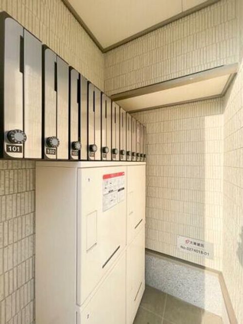 大阪府大阪市浪速区立葉2丁目(アパート)の賃貸物件の玄関