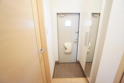 サンウィッシュ Aの玄関