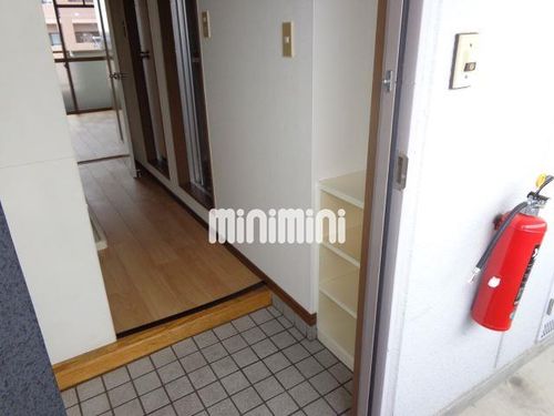 ビューハイツ中野の玄関