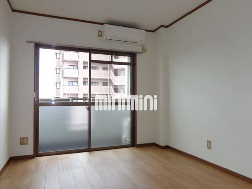 ビューハイツ中野の居間