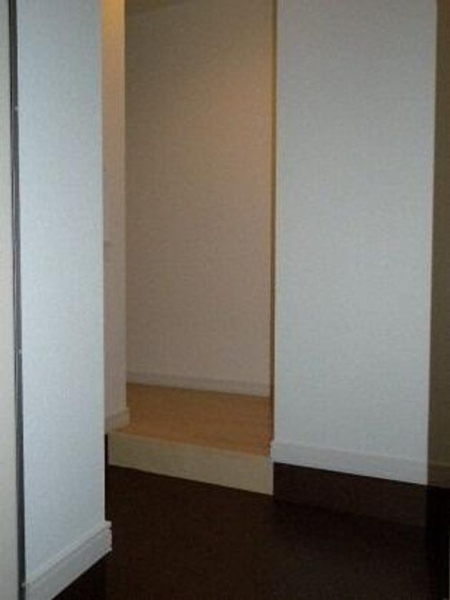 ノーマルヒル本町102の玄関