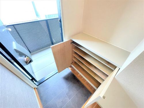 グリーンハイツ春木 B棟の玄関