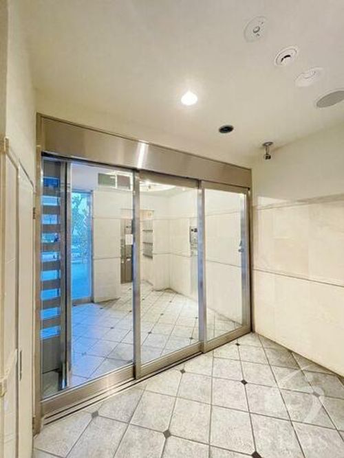 兵庫県宝塚市武庫川町(マンション)の賃貸物件の玄関