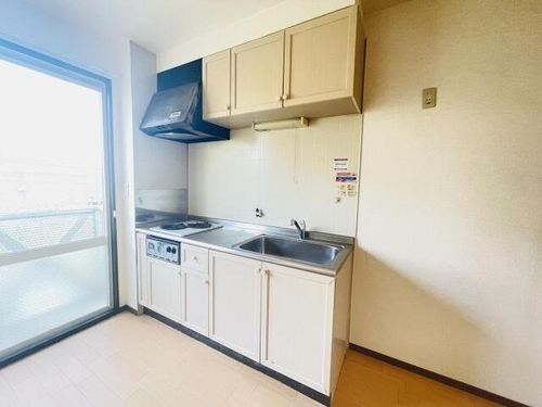 リバーサイド徳重A棟のキッチン