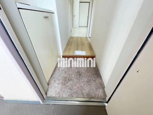 グランメゾン金城の玄関