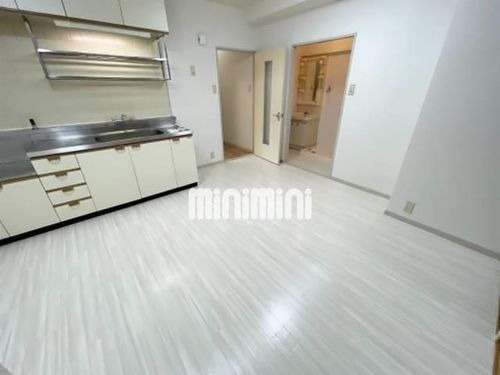 グランメゾン金城の居間